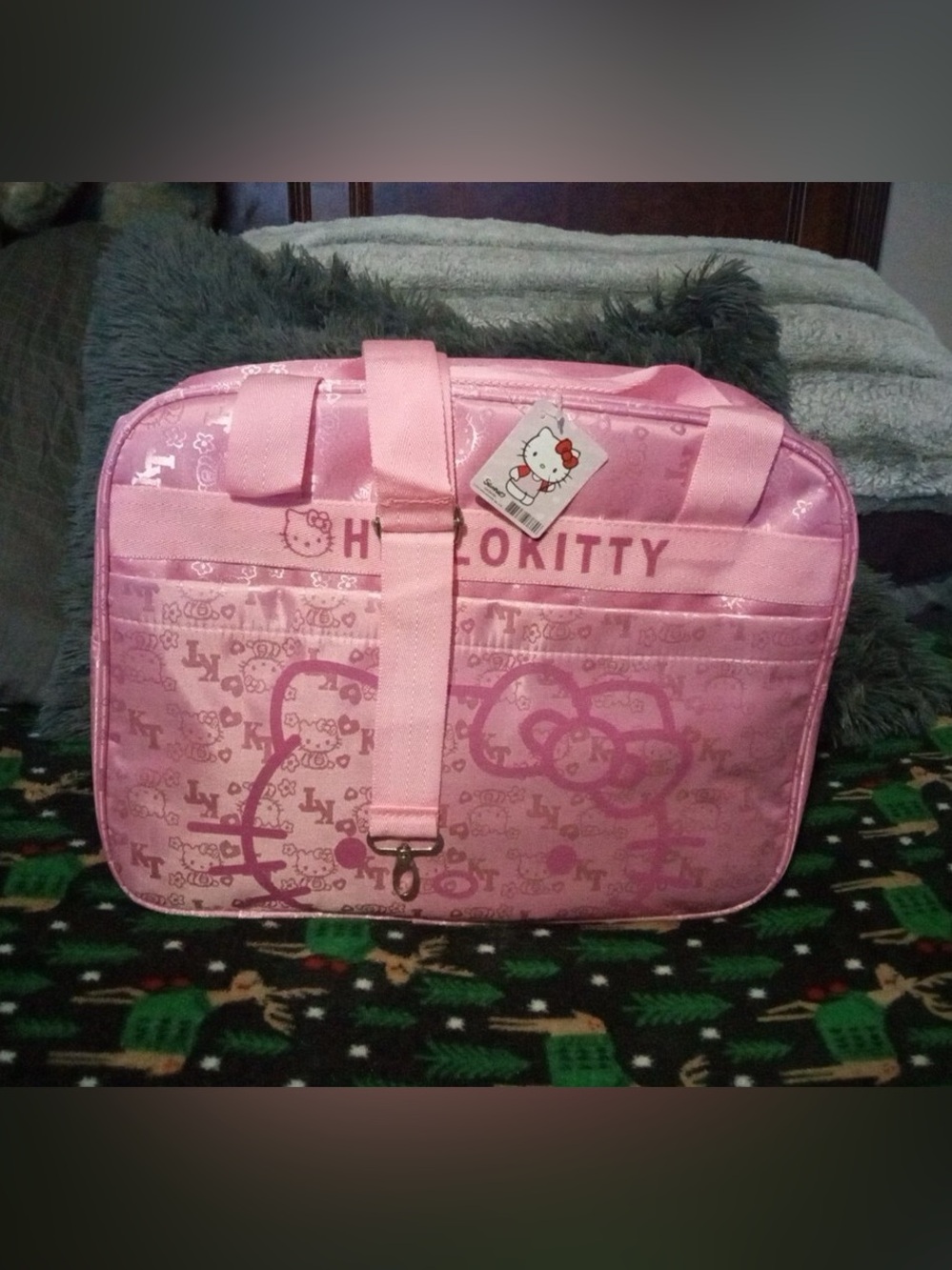 HELLO KITTY DUFFEL OVERNIGHT Weekend BAG PINK HOLOGRAPHIC W/Strap BNWT